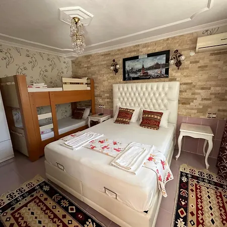 Casa de hóspedes Sinter Terasse House 3*