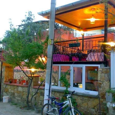 Sinter Terasse House Памуккале