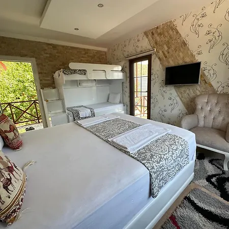 Sinter Terasse House بيت ضيافة باموكاليه