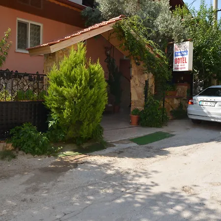 Sinter Terasse House بيت ضيافة باموكاليه